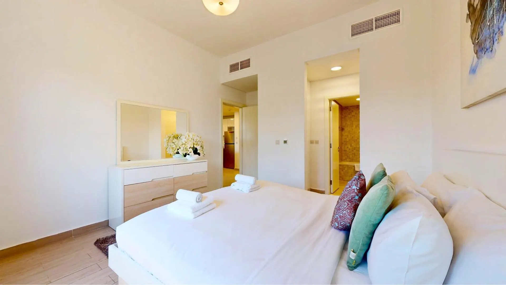 Vibrant Getaway 1Br Furnished - Near Golf Course Apartment Dubai